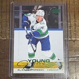 2025-26 series 1 Holiday Elias Pettersson Young Guns Hockey Card